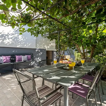 House Saraden Апартаменты Задар