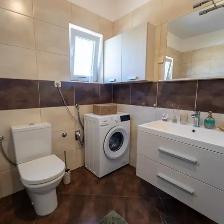 House Saraden Apartman Zára