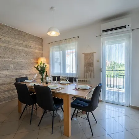 House Saraden * Zára