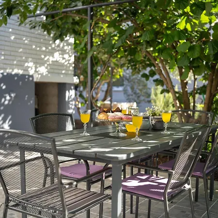 House Saraden Apartman Zára